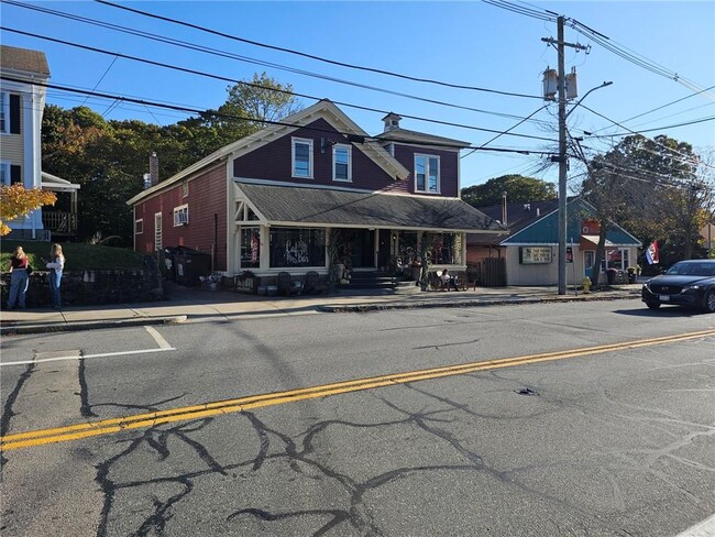 396 Main St in South Kingstown, RI - Building Photo - Building Photo