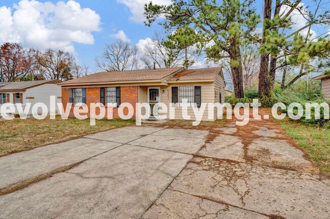 4302 Knight Arnold Rd in Memphis, TN - Building Photo - Building Photo