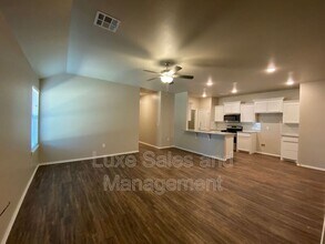 5220 Oakwood Villa Ct in Bethany, OK - Building Photo - Building Photo