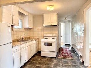 657 Englewood Ave in Buffalo, NY - Building Photo - Building Photo