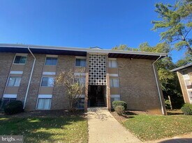 572 Wilson Bridge Dr in Oxon Hill, MD - Building Photo