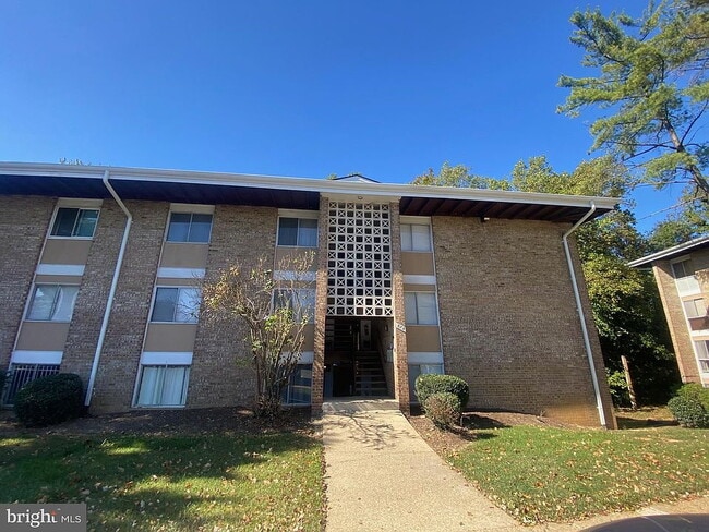 property at 572 Wilson Bridge Dr