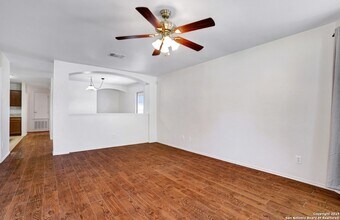 10603 N Shaenridge, Unit A3C in San Antonio, TX - Building Photo - Building Photo