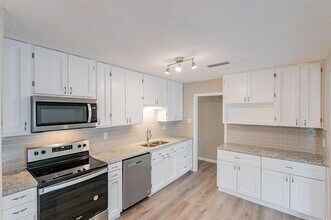 2112 Cedarcrest Dr in Carrollton, TX - Building Photo - Building Photo