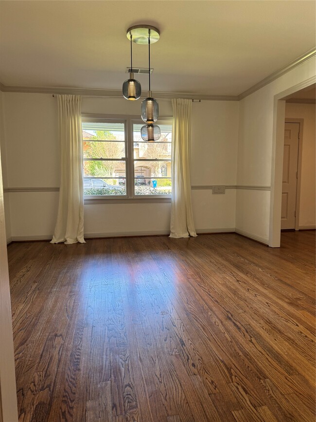 property at 3805 Piping Rock Ln