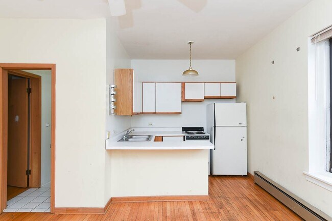 638 W Barry in Chicago, IL - Building Photo - Building Photo