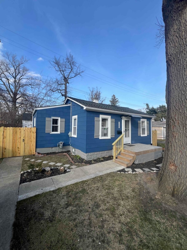 150 W Harry Ave in Hazel Park, MI - Foto de edificio - Building Photo