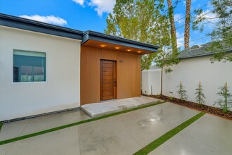 22136 Gilmore St in Los Angeles, CA - Building Photo - Building Photo