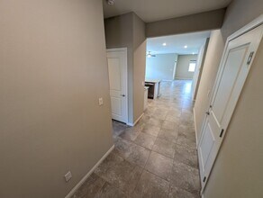 4333 Glossier Ave in North Las Vegas, NV - Building Photo - Building Photo