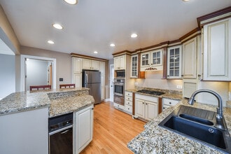 1521 Childs St in Wheaton, IL - Building Photo - Building Photo