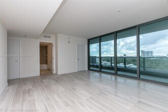 1451 Brickell Ave in Miami, FL - Building Photo - Building Photo