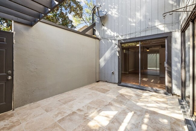 property at 3350 Altamont Rd S