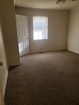 1010 Jane Dr, Unit 1010-02 in Park Hills, MO - Building Photo