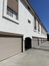 6386 Lincoln Ave in Buena Park, CA - Building Photo - Building Photo