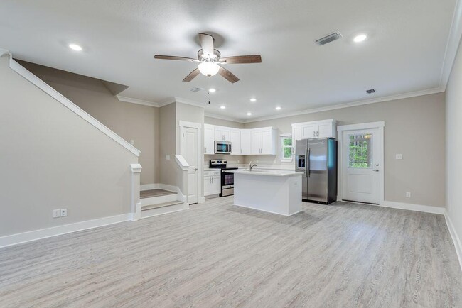 90 Date Palm Ln in Freeport, FL - Building Photo - Building Photo