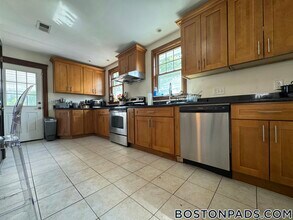 138 Nonantum St in Boston, MA - Foto de edificio - Building Photo