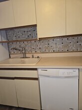 19 E Palatine Rd, Unit 2B in Arlington Heights, IL - Building Photo - Building Photo