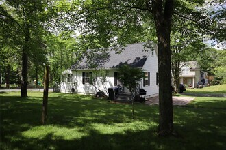 46 Midway Dr in Monroe, NY - Building Photo - Building Photo
