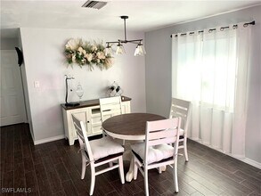 235 Cypress Way W in Naples, FL - Building Photo - Building Photo