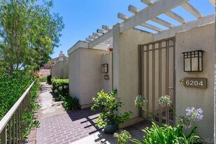 6204 Caminito Carrena in San Diego, CA - Building Photo