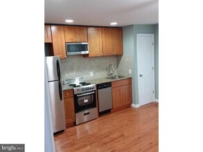 337 Christian St in Philadelphia, PA - Building Photo - Building Photo