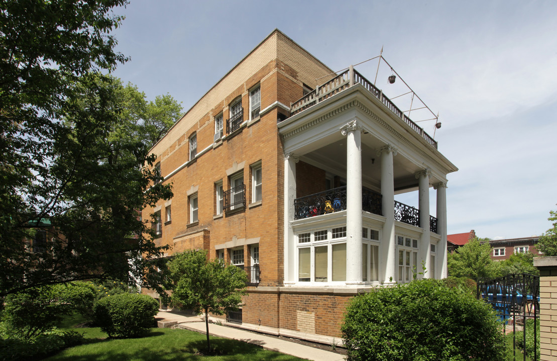 5114 S Blackstone Ave in Chicago, IL - Building Photo