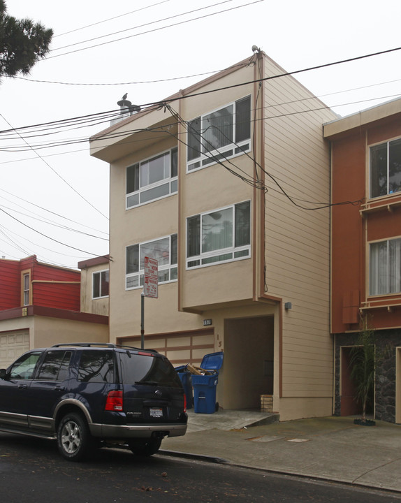 157 S Parkview Ave in Daly City, CA - Building Photo