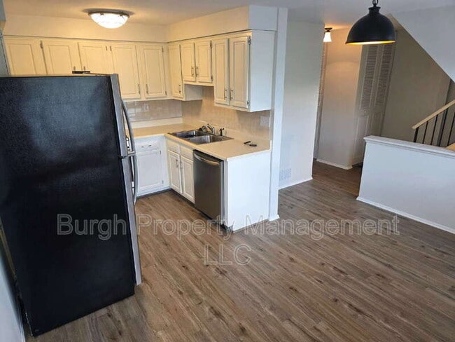 149 Hunting Creek Rd in Canonsburg, PA - Building Photo - Building Photo