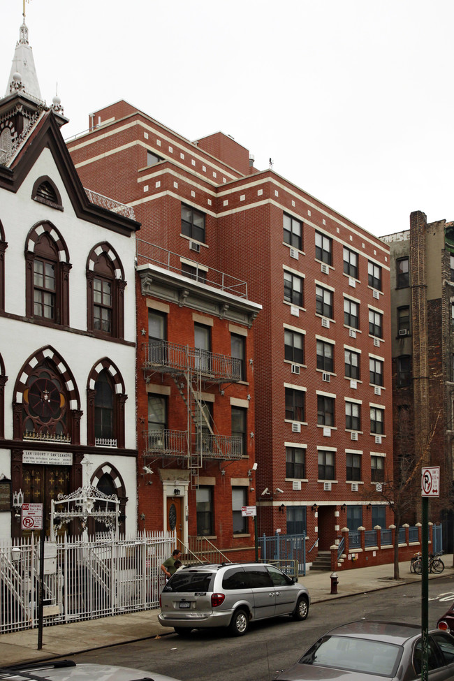 Novo Park Slope in New York, NY - Foto de edificio - Building Photo