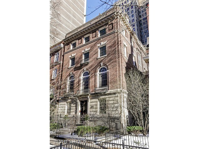 property at 1505 N Astor St