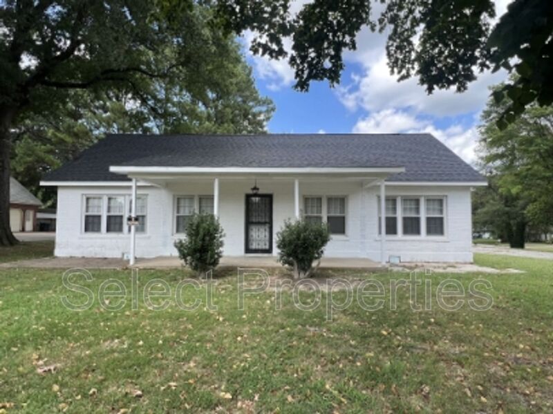 1600 W Nettleton Ave in Jonesboro, AR - Building Photo