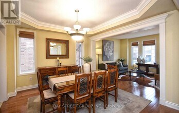 336 Turning Leaf Rd in Oakville, ON - Building Photo - Building Photo