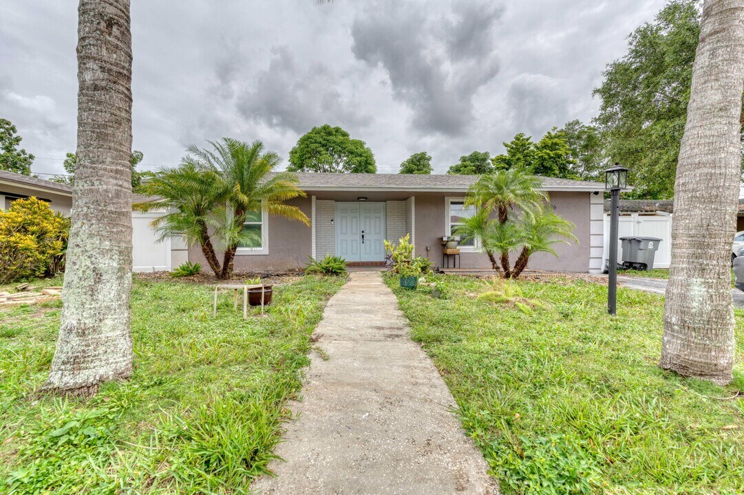 9696 SW 1st Pl in Boca Raton, FL - Building Photo