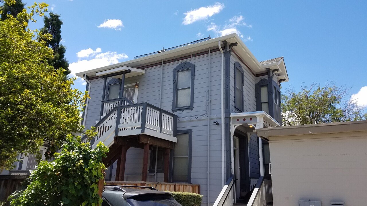 896 Emory St in San Jose, CA - Building Photo