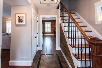 32 Hammond St in Newport, RI - Building Photo - Building Photo