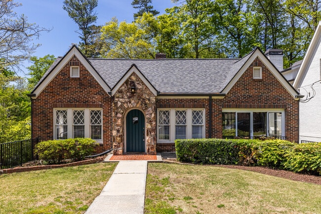1900 Ridgewood Dr NE, Unit Main House