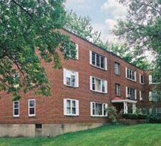 33 Sherman Terrace in Madison, WI - Building Photo