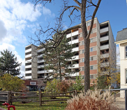 Richmond Hill Heights in Richmond Hill, ON - Building Photo - Building Photo