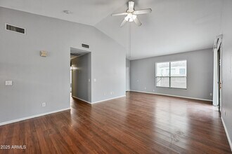 597 E Devon Dr in Gilbert, AZ - Building Photo - Building Photo