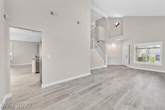 9725 Hitching Rail Dr in Las Vegas, NV - Building Photo - Building Photo