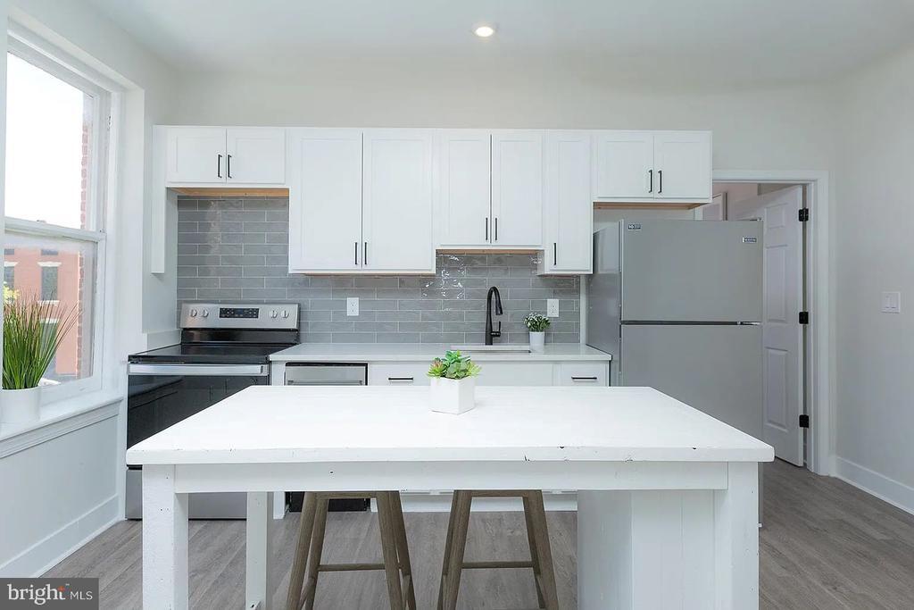 1122 N Calvert St in Baltimore, MD - Building Photo