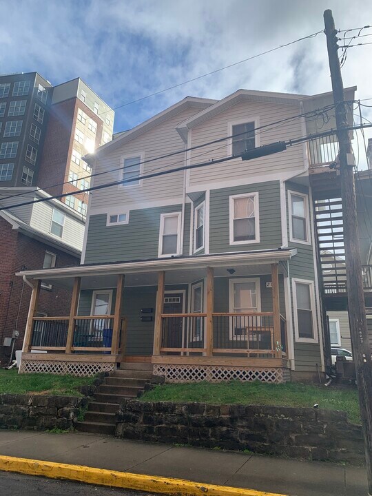 210 Grant Ave in Morgantown, WV - Foto de edificio
