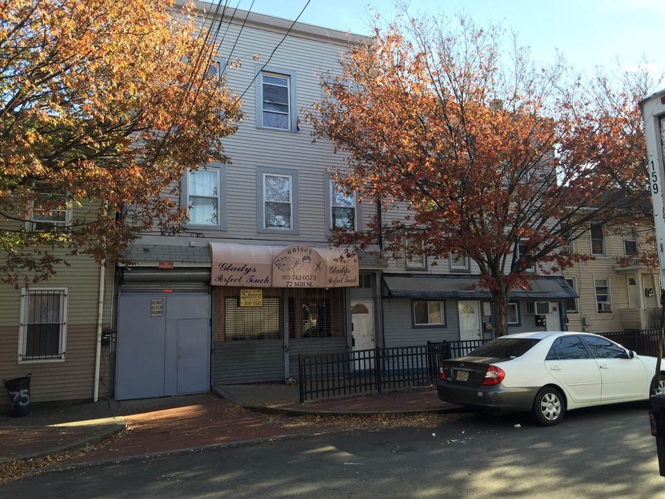 77-79 Mill St in Paterson, NJ - Foto de edificio