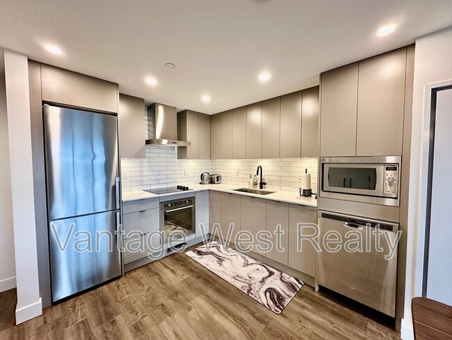 property at 1471-1471 St Paul St