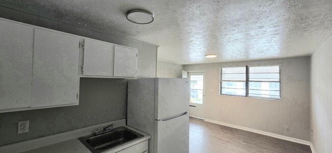 Century Square Apartments in Bristol, TN - Building Photo - Building Photo