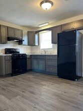 100 Holmes Dr, Unit A in Paducah, KY - Foto de edificio - Building Photo