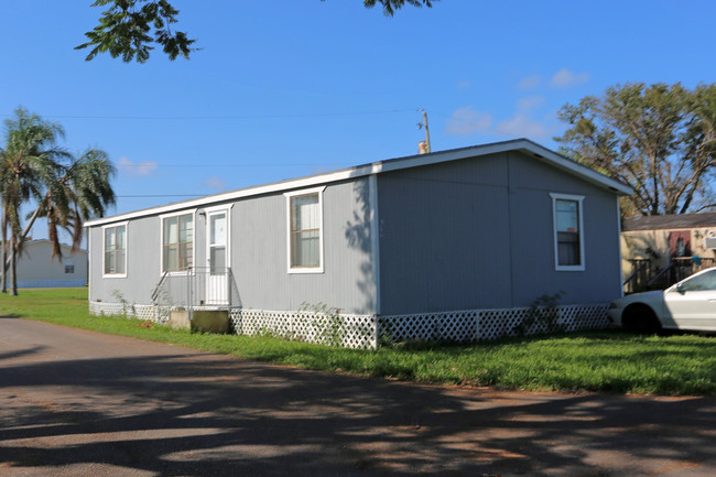 Ridgeway Mobile Home Park in Pahokee, FL - Building Photo - Building Photo