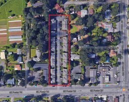 12027-12069 SE Foster Rd in Portland, OR - Building Photo