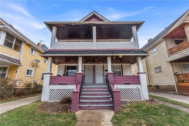 property at 977 Yellowstone Rd