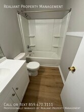 425 Lenney Dr in Lexington, KY - Building Photo - Building Photo